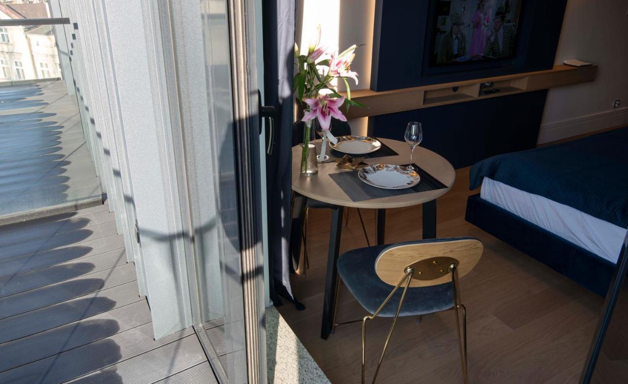 White Birds Apartment Cracovie Extérieur photo